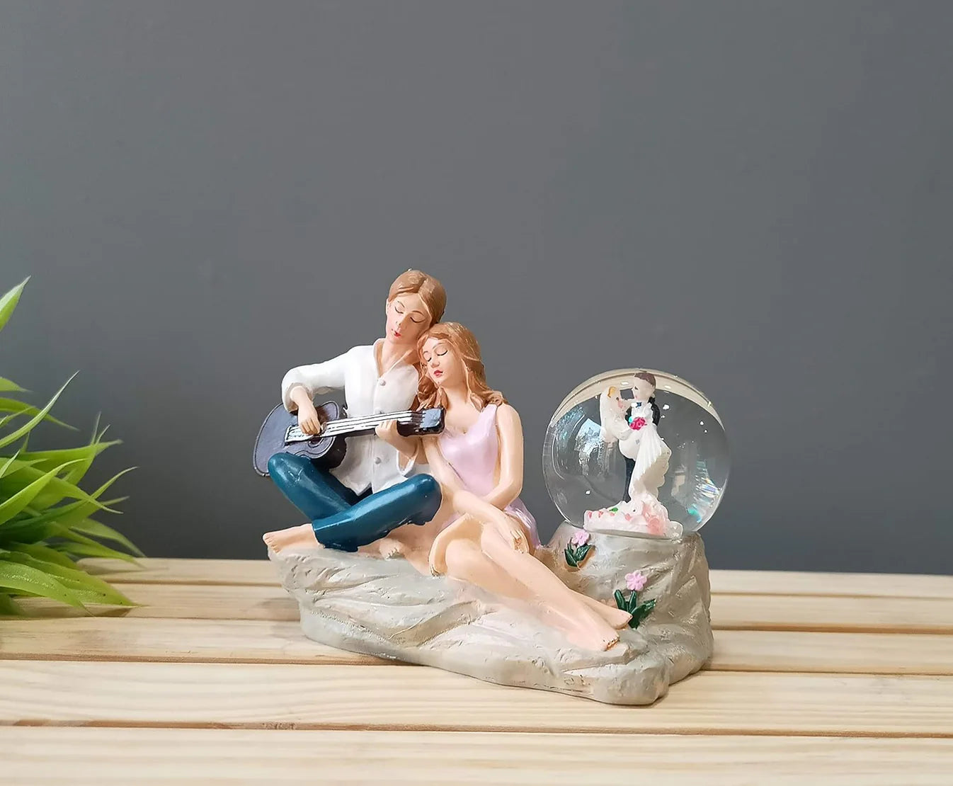 Romantic Love Couple Glass Ball Miniature Statue Showpiece for Gift Husband Wife Girlfriend Boyfriend Girls Boys- Home Decor Items